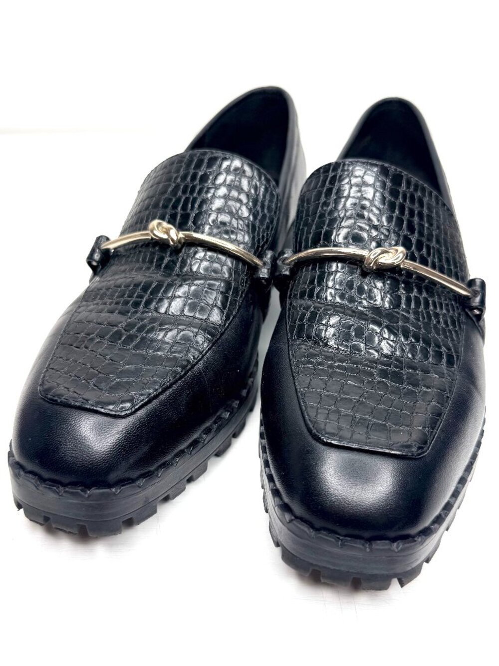 VINCE CAMUTO Perenna Chain Croc Faux Leather Loafers 6.5 Black Preppy Academia